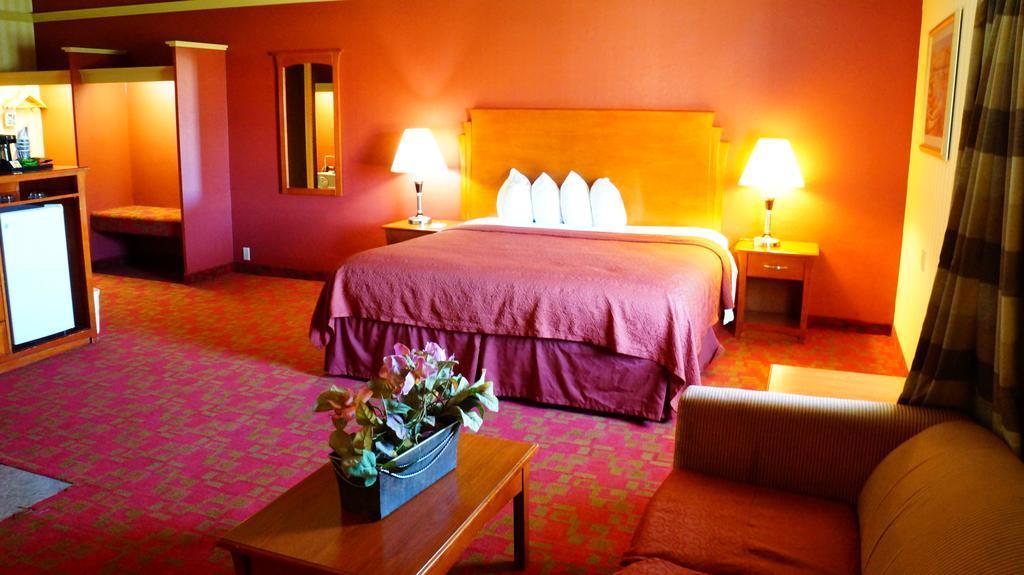 Hotel Quality & Kansas - I-70 East