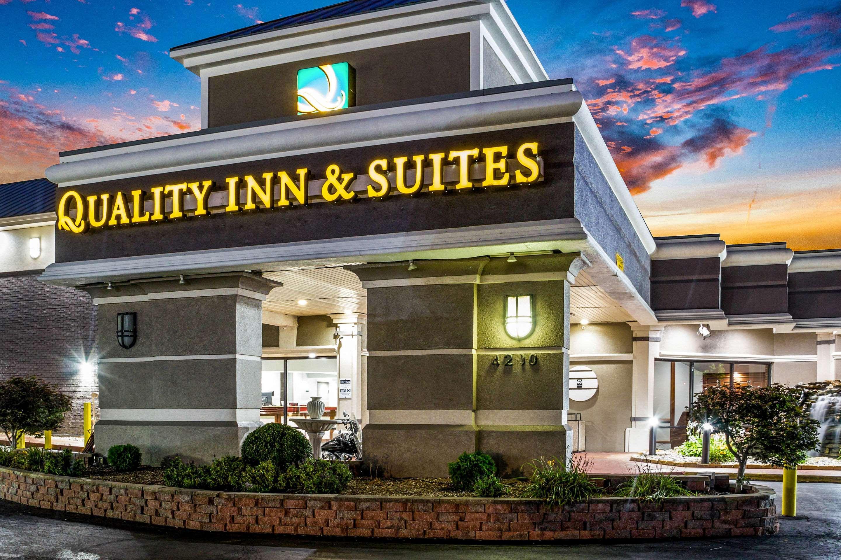Hotel Quality & Kansas - I-70 East Independence