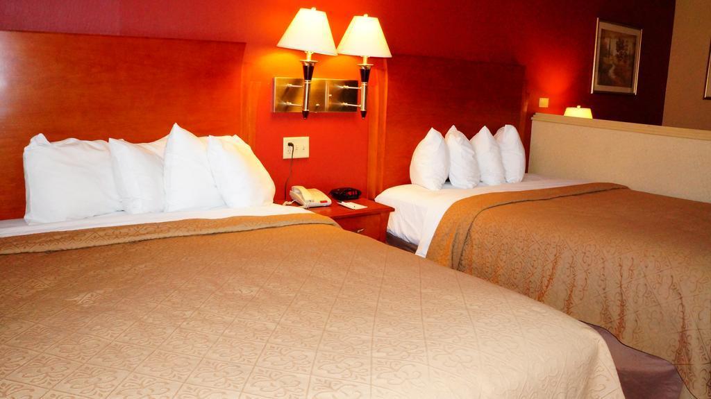 Hotel Quality & Kansas - I-70 East