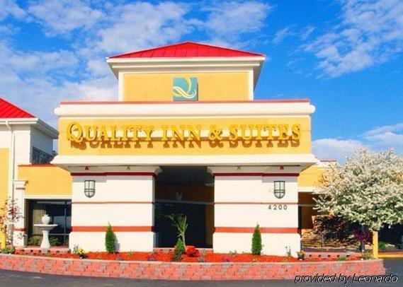 Hotel Quality & Kansas - I-70 East