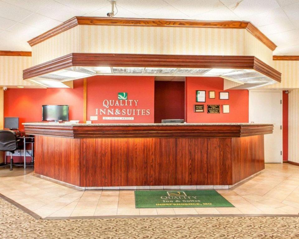 Quality & Kansas - I-70 East Hotel Independence