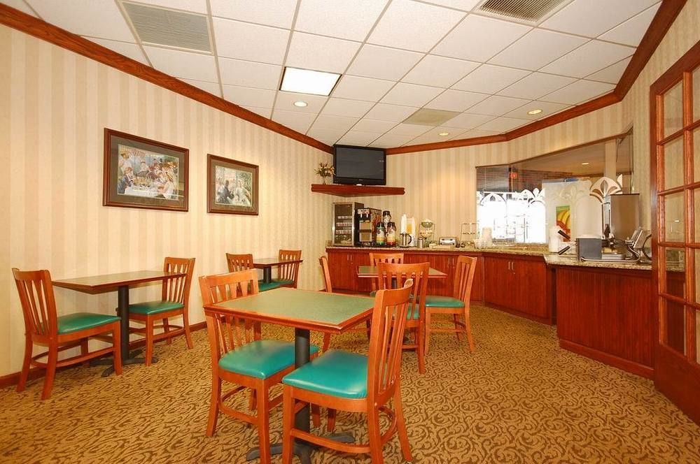 Hotel Quality & Kansas - I-70 East