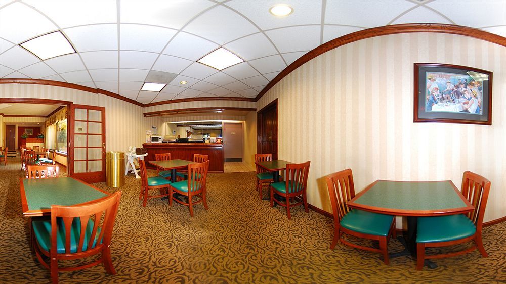 Quality & Kansas - I-70 East Hotel
